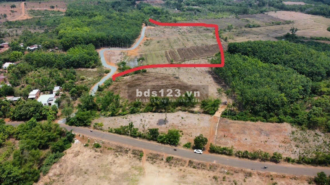 Chính chủ cần bán gấp lô đất mặt tiền đường