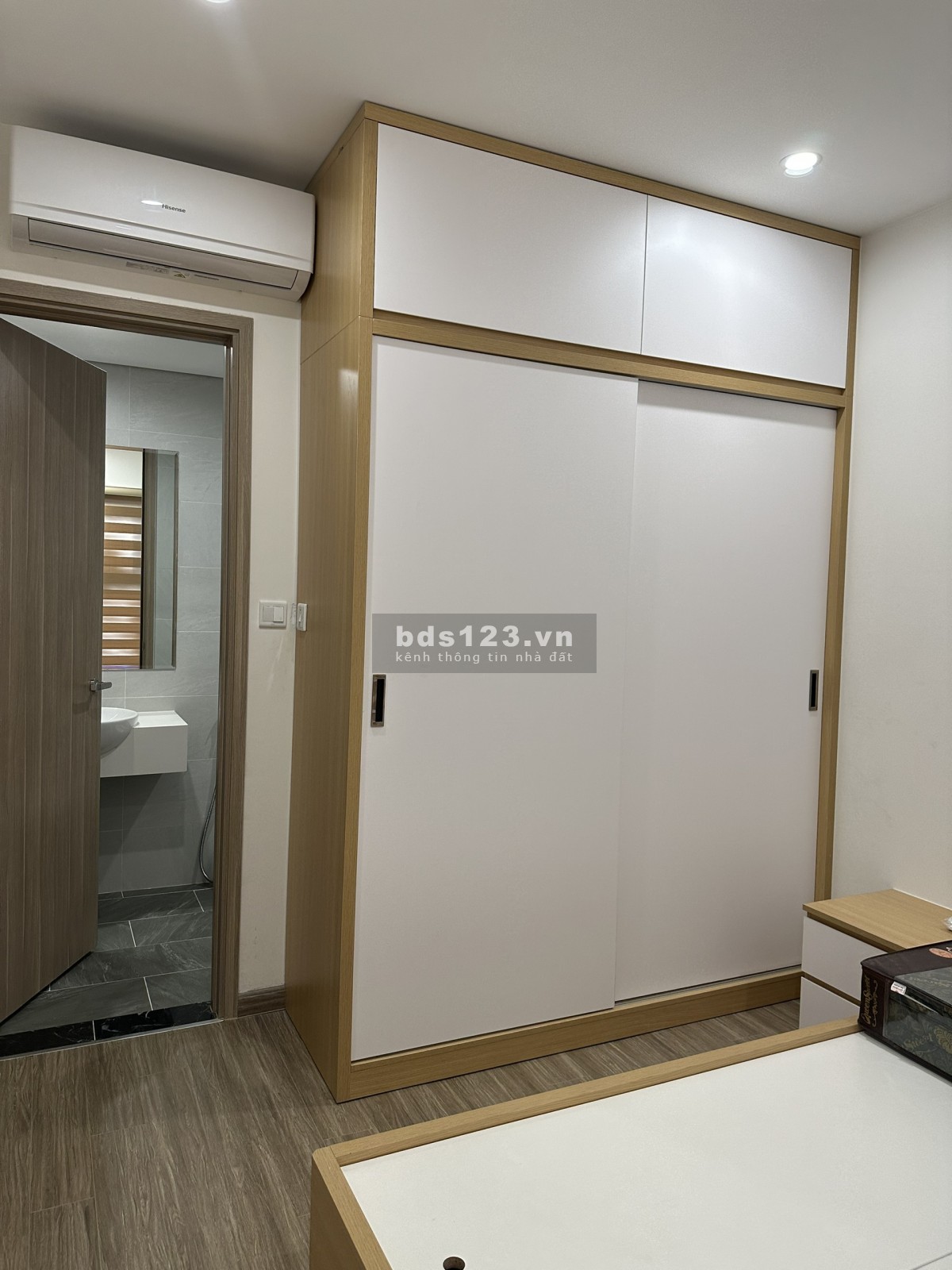 Cho thuê gấp Căn hộ 2 ngủ 2wc nội thất cao cấp, chỉ: 8 triệu /tháng tại Vinhomes Gia Lâm