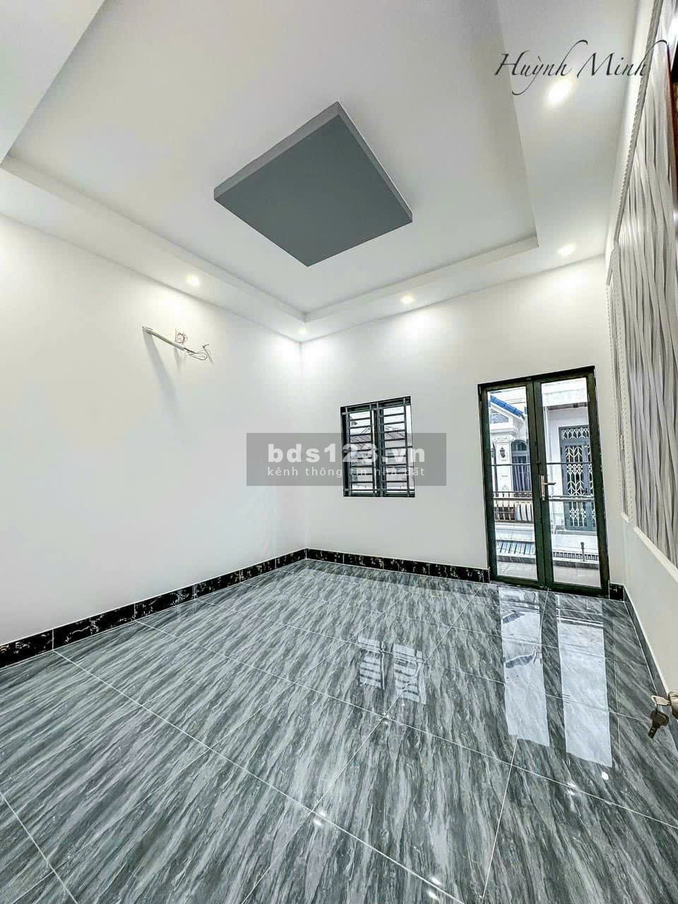 Nhà đẹp trệt lầu trục chính hẻm 388 qua ngã tư 6 căn nhà