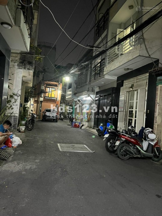 Bán nhà gần mặt tiền Tôn Thất Tùng Quận 1, Hẻm xe hơi, An ninh, 4PN, Giá nhỉnh 12.5 tỷ