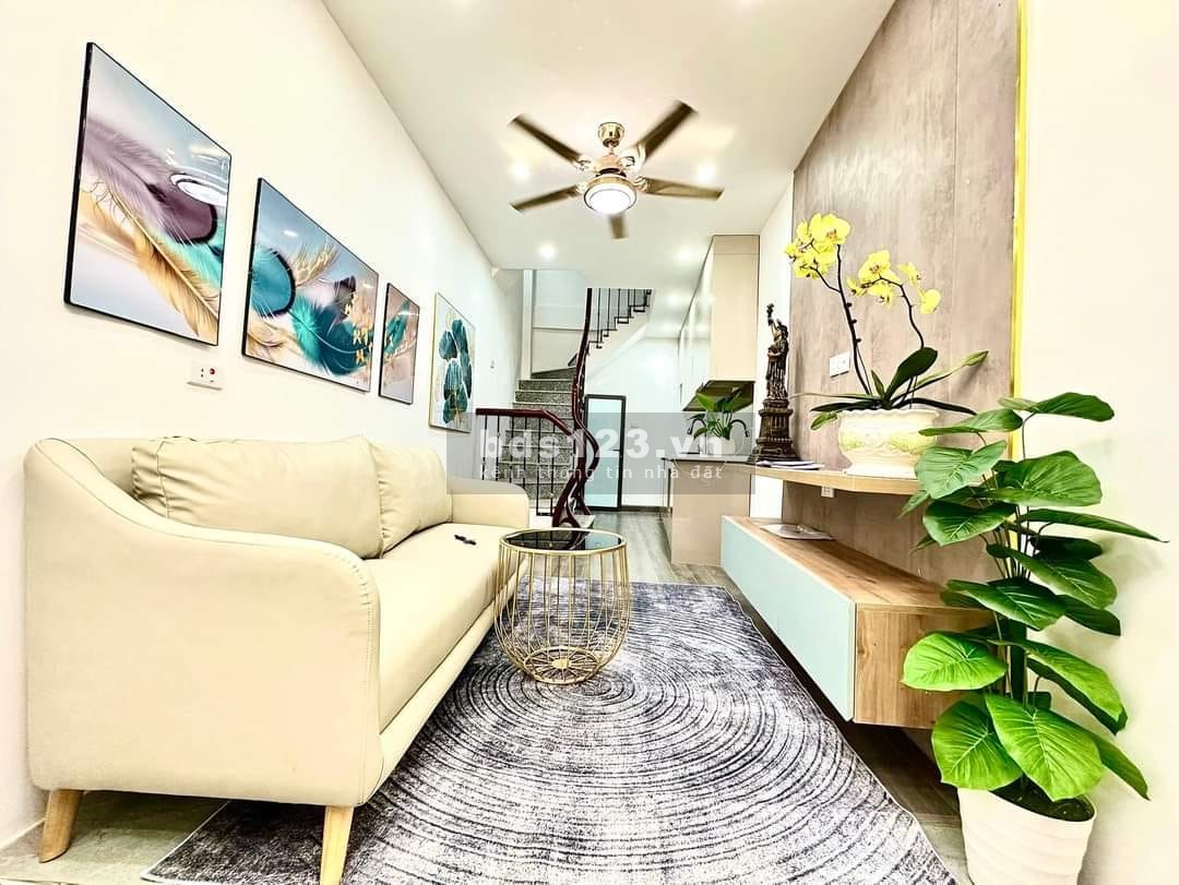 Cần bán nhà Văn Chương, Đống Đa, 30m2 - 5 tầng, full nội thất, nhỉnh 2 tỷ