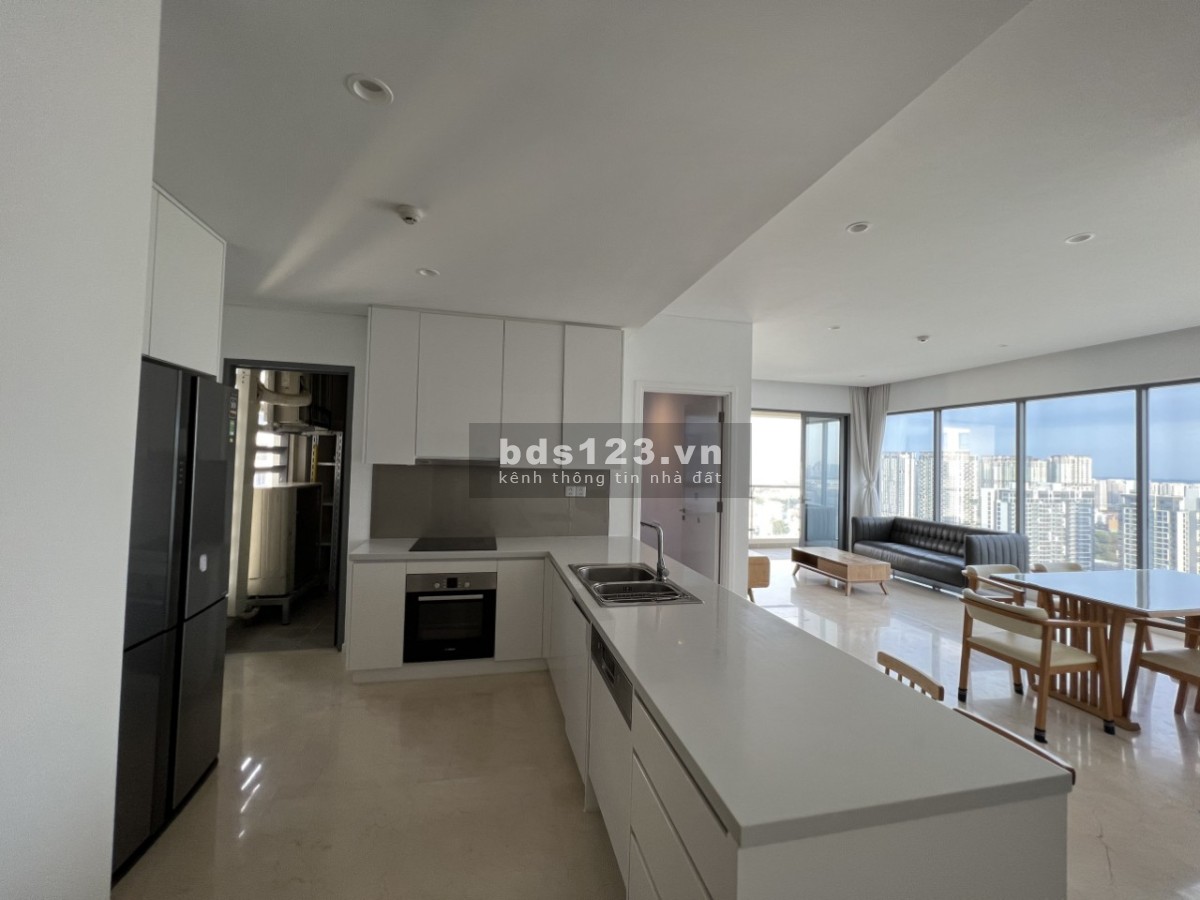 Bán căn hộ 3PN, View sông, DT 117m2 tại Diamond Island Q2