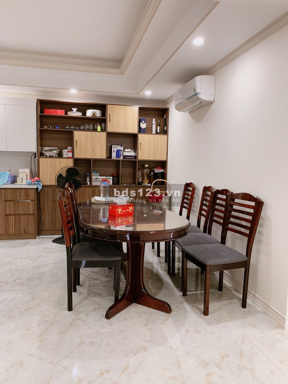 Bán căn học góc 3PN, 2WC, 107m2, tầng cao, view sông đẹp thoáng mát. Giá : 4,2tỷ( full nội thất )