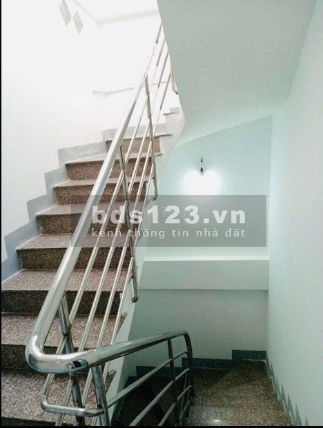 Cho thuê nhà nguyên căn MT Nguyễn Thái Bình, P4, Tân Bình, dt 4.6*12, 1 trệt 3 lầu 5 PN