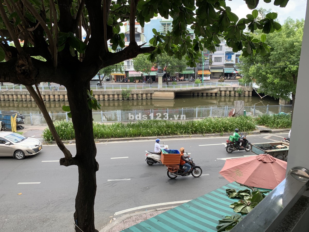 Cho thuê nhà mặt tiền 21m2 (01 trệt & 01 lầu), đường Trường Sa, q. Phú Nhuận
