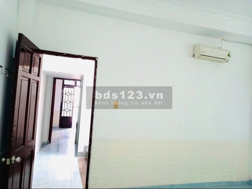Cho thuê nhà nguyên căn MT Nguyễn Thái Bình, P4, Tân Bình, dt 4.6*12, 1 trệt 3 lầu 5 PN