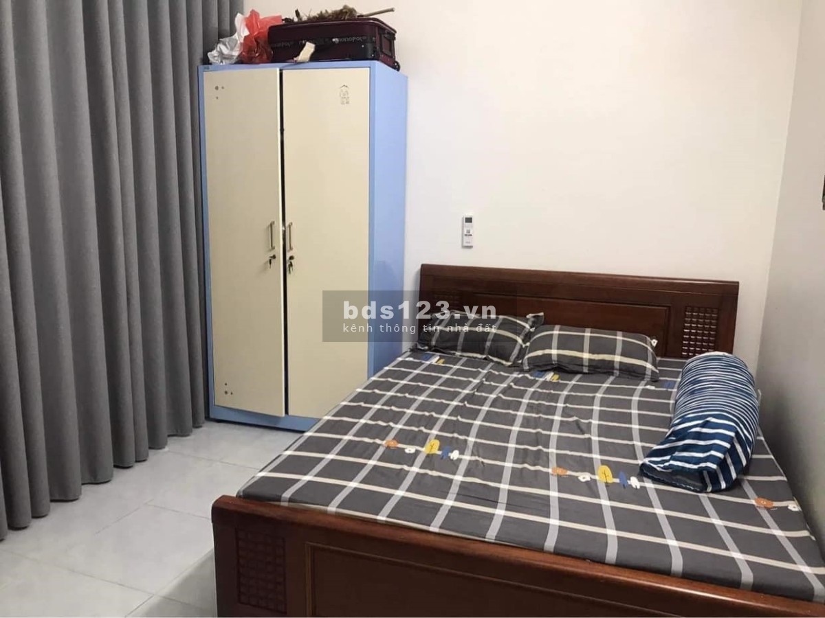 Giáp mặt phố - Nhà dân xây - Đẹp về ở ngay