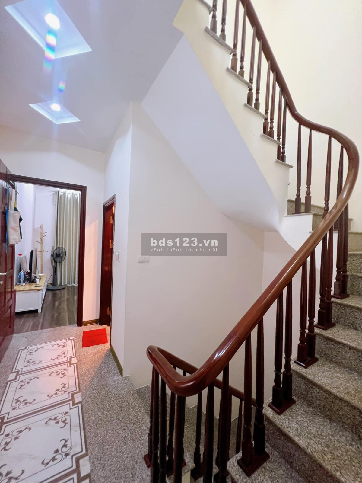 Bán nhà Ngọc Thụy phân lô 39m2 x 4 tầng x MT 4m. Giá 4,05 tỷ.