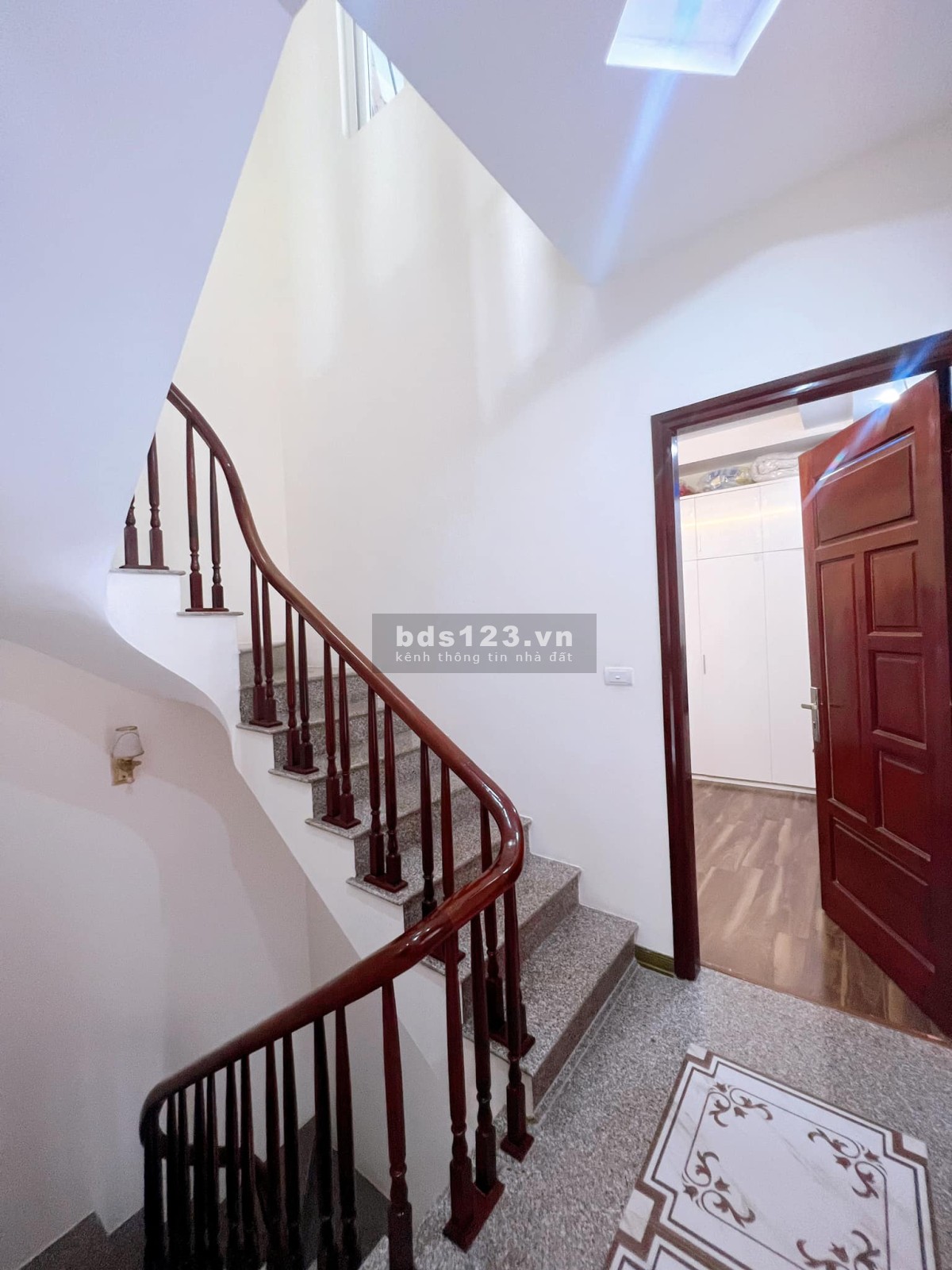 Bán nhà Ngọc Thụy phân lô 39m2 x 4 tầng x MT 4m. Giá 4,05 tỷ.