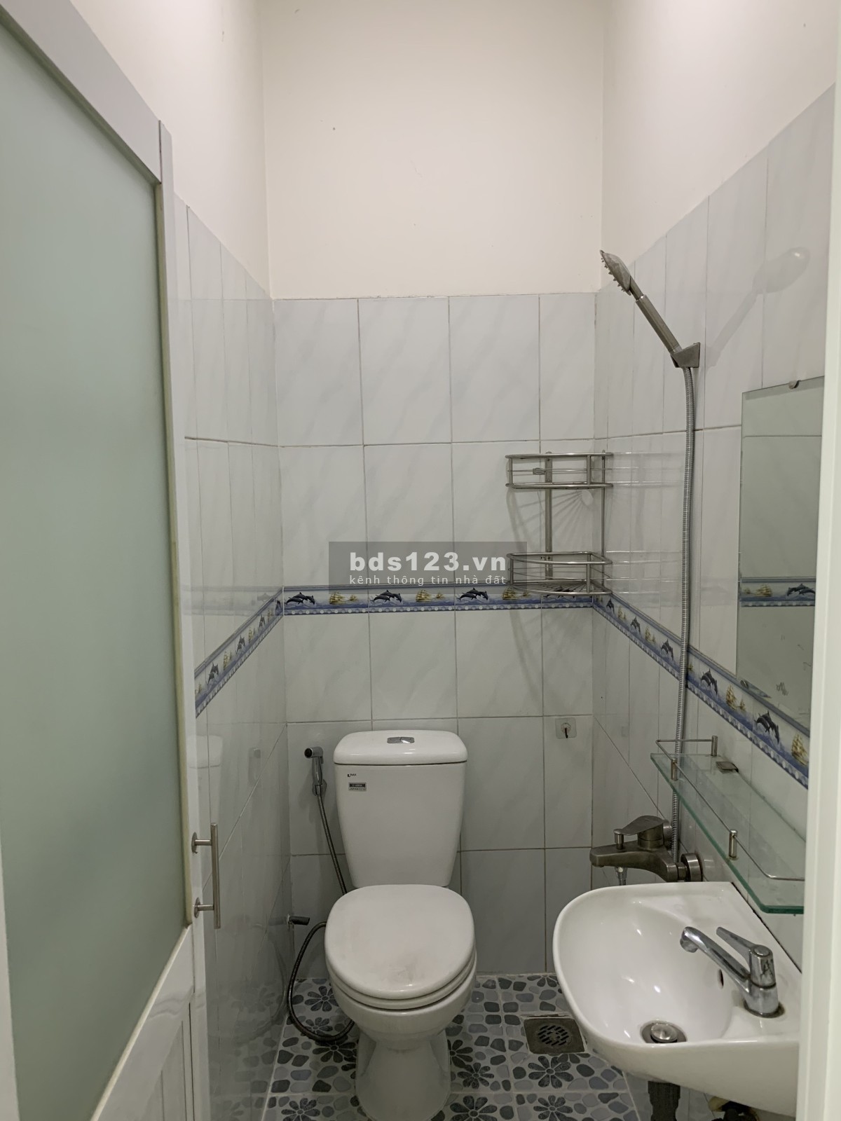 Cho thuê nhà mặt tiền 21m2 (01 trệt & 01 lầu), đường Trường Sa, q. Phú Nhuận