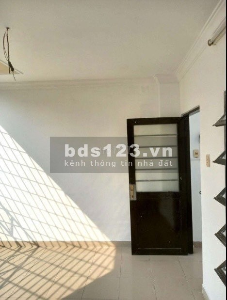 Cho thuê nhà nguyên căn MT Nguyễn Thái Bình, P4, Tân Bình, dt 4.6*12, 1 trệt 3 lầu 5 PN