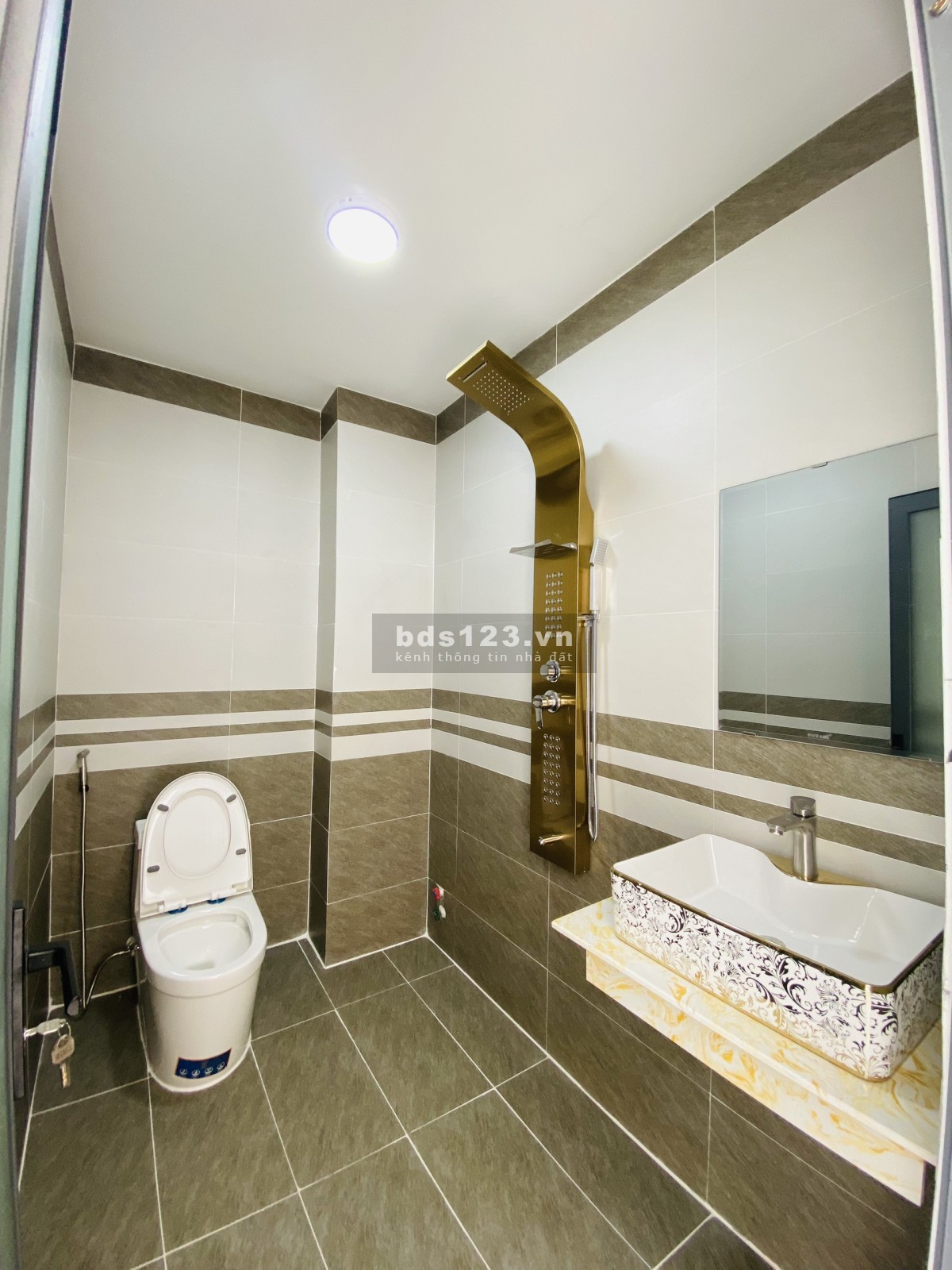 Bán nhà Bình Tân 60m2 4 tầng mới xây ngay chợ Phạm Đăng Giảng 5,8 Tỷ Lh: 0813123205