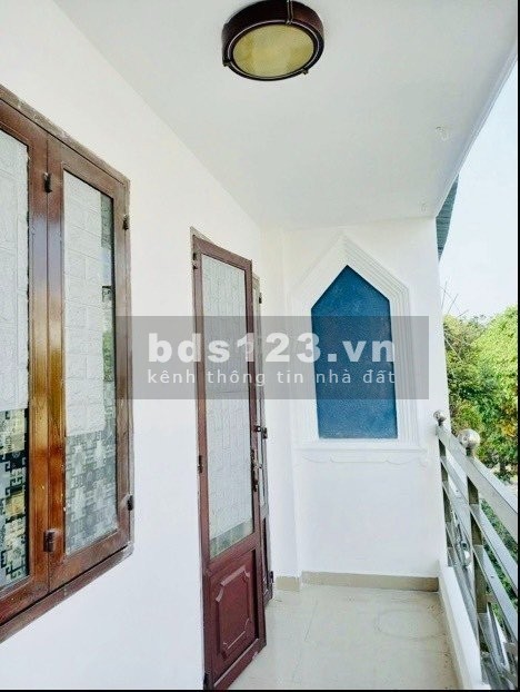 Cho thuê nhà nguyên căn MT Nguyễn Thái Bình, P4, Tân Bình, dt 4.6*12, 1 trệt 3 lầu 5 PN