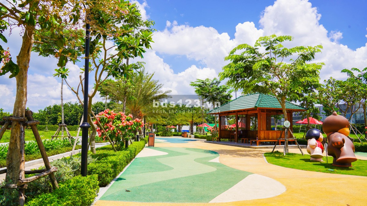 Cần bán 2lô đất đô thị trung tâm thị trấn Chơn Thành mặt tiền trước đất 19m, dt 102m2 hướng nam, bắc