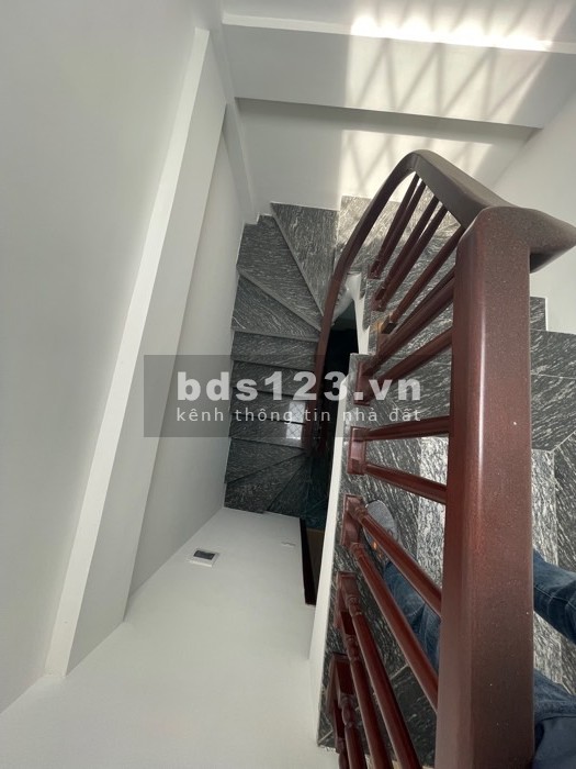Bán nhà đường Hoàng Mai, lô góc 3 thoáng 36m2, 5 tầng Giá 5 tỷ