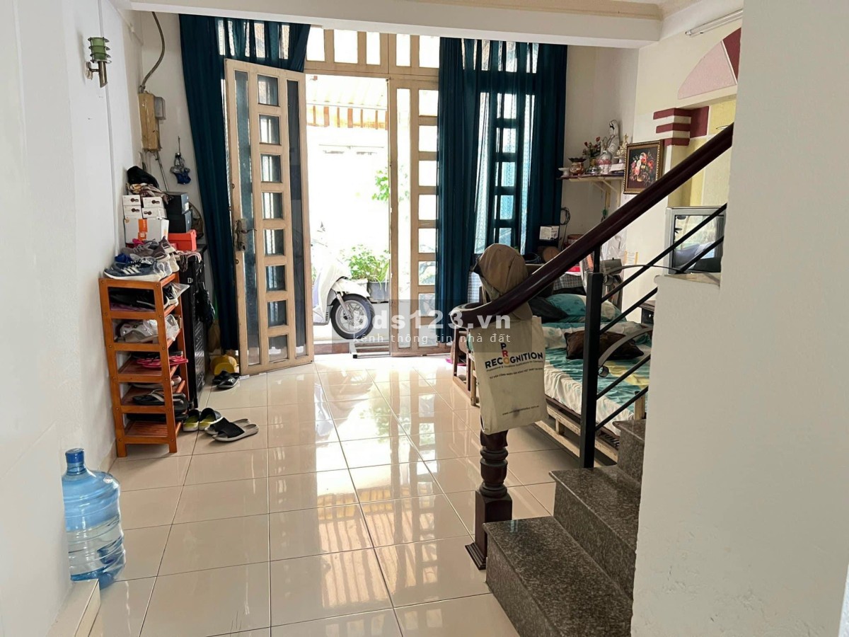Nhà đẹp 4 tầng, 36m2, ngang 4m, chỉ 5.8 tỷ, hẻm ba gác sạch, 10 m ra mặt tiền Trần Kế Xương, P7, PN