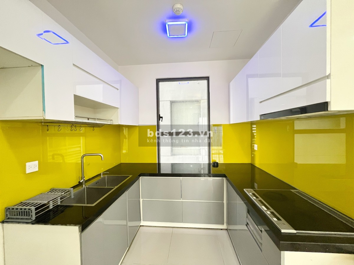 Chính chủ gửi bán căn hộ 3PN giá 4.950 tỷ The Sun Avenue