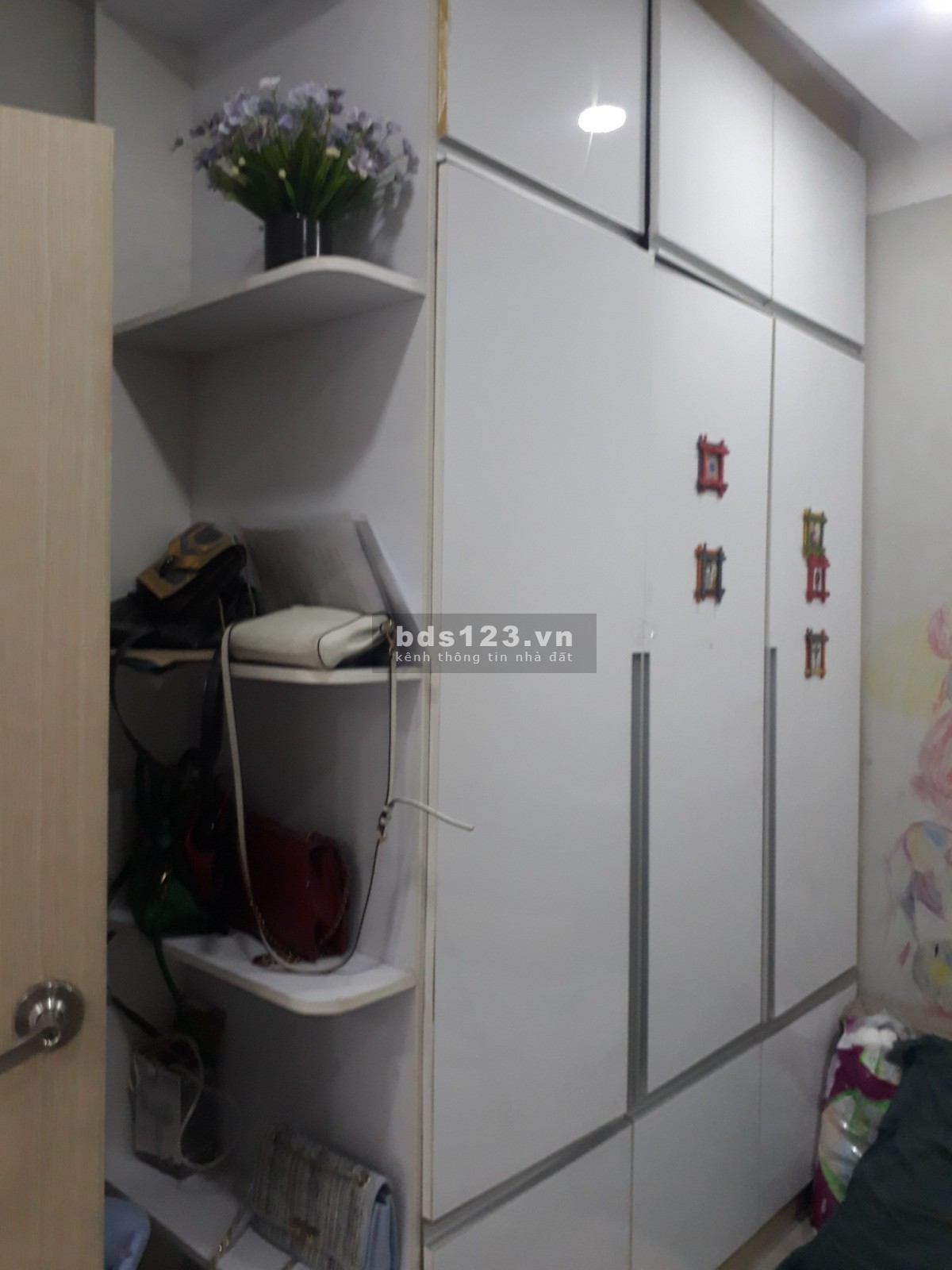Chuyển về quê nên bán căn hộ Bàu Cát( thang bộ căn góc lầu 3) Đường Hồng Lạc, Quận Tân Bình.