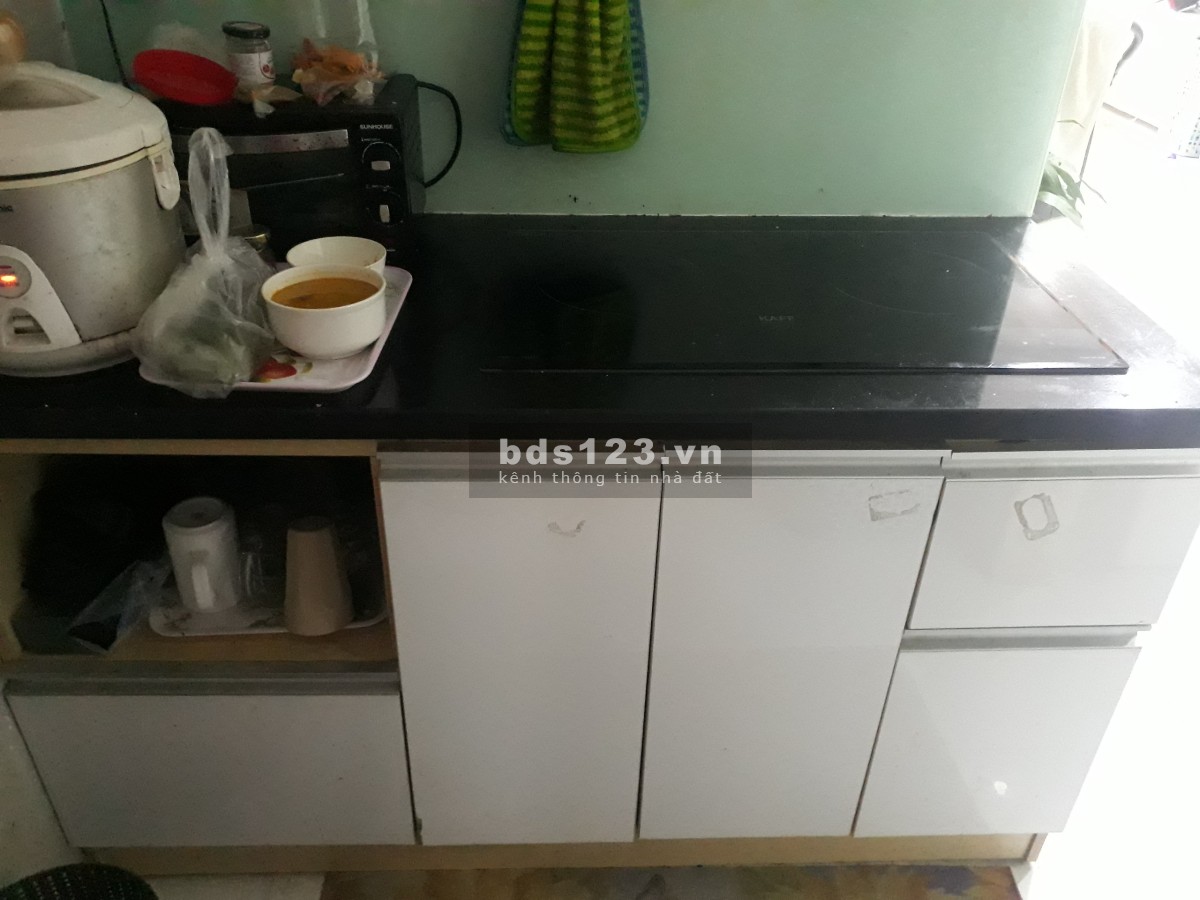 Chuyển về quê nên bán căn hộ Bàu Cát( thang bộ căn góc lầu 3) Đường Hồng Lạc, Quận Tân Bình.