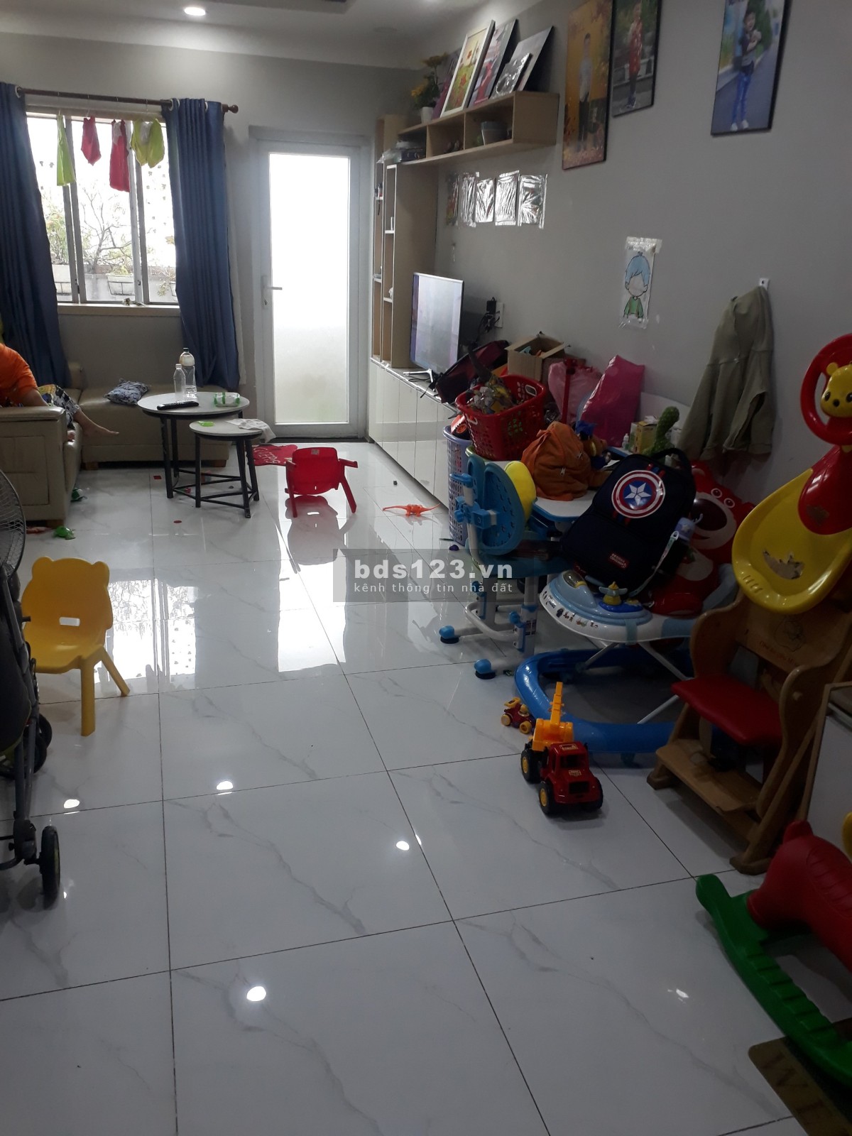 Chuyển về quê nên bán căn hộ Bàu Cát( thang bộ căn góc lầu 3) Đường Hồng Lạc, Quận Tân Bình.