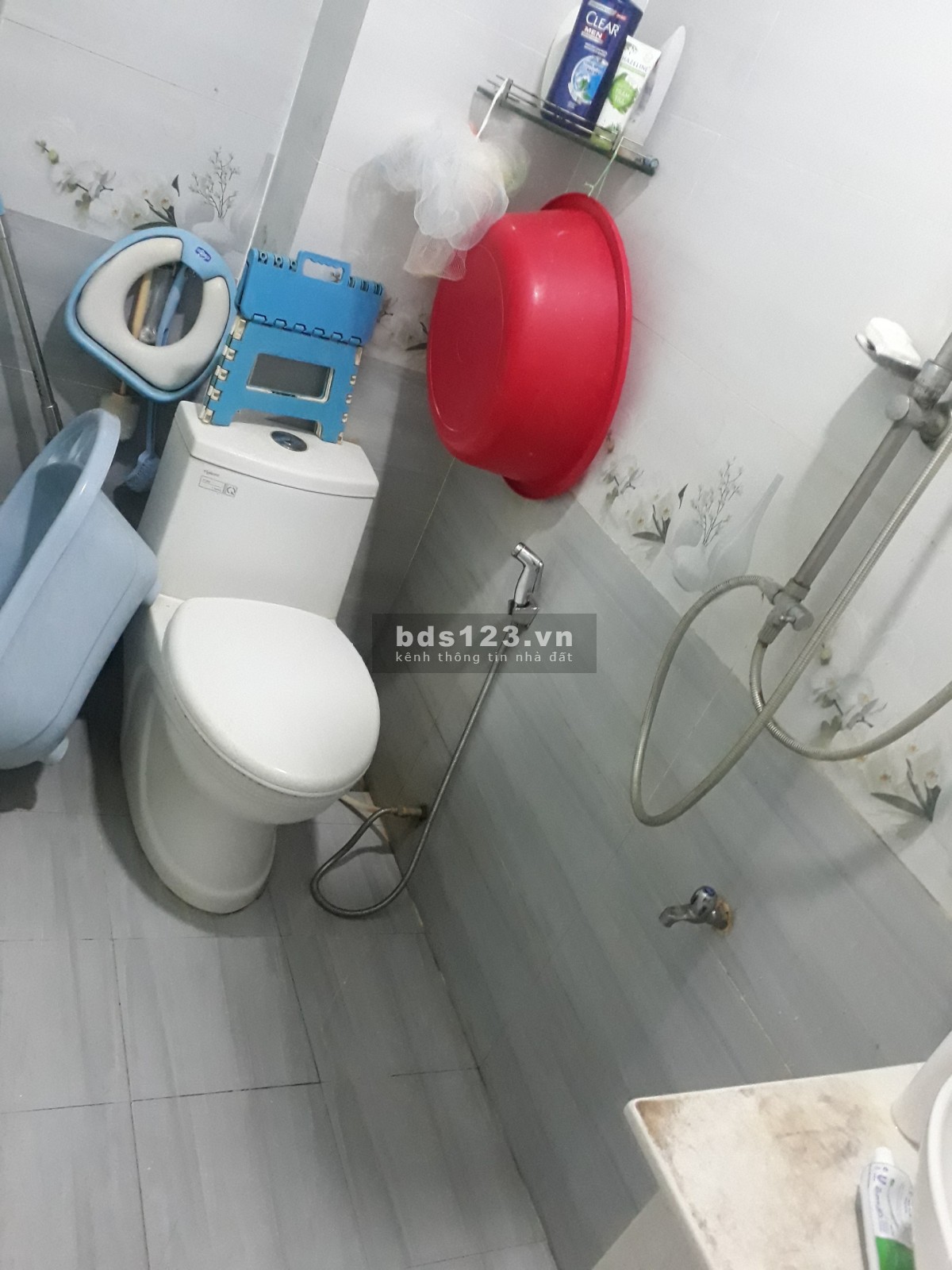 Chuyển về quê nên bán căn hộ Bàu Cát( thang bộ căn góc lầu 3) Đường Hồng Lạc, Quận Tân Bình.