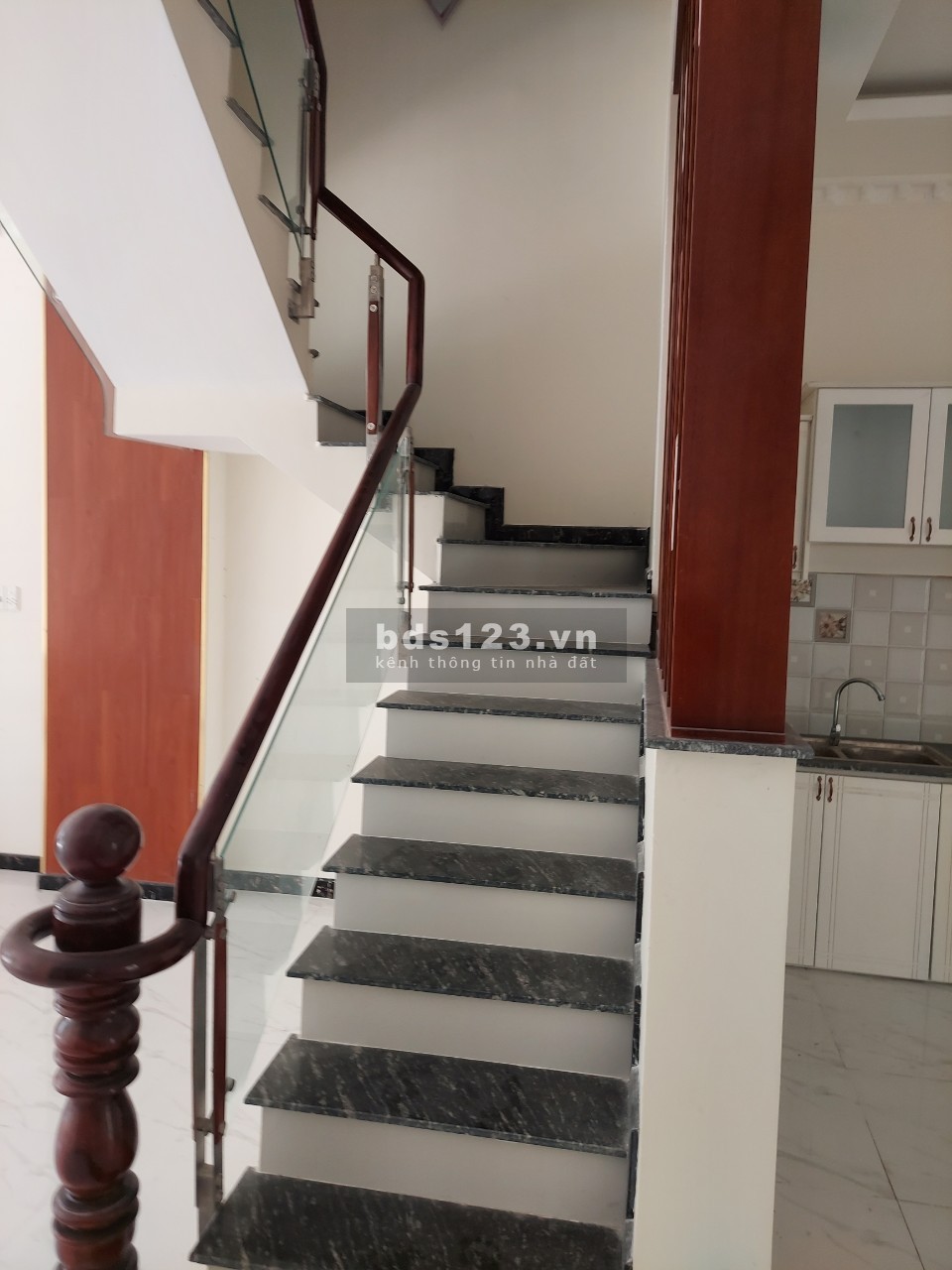 Bán nhà riêng 1 trệt 1 lầu gần ngã 4 Xoài Đôi Huyện Cần Đước - Long An giá 2.37 Tỷ