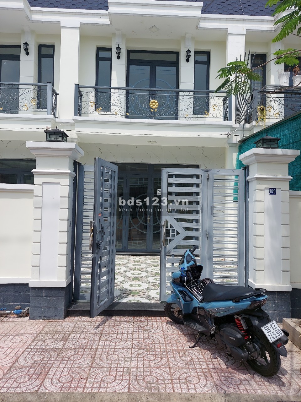 Bán nhà riêng 1 trệt 1 lầu gần ngã 4 Xoài Đôi Huyện Cần Đước - Long An giá 2.37 Tỷ