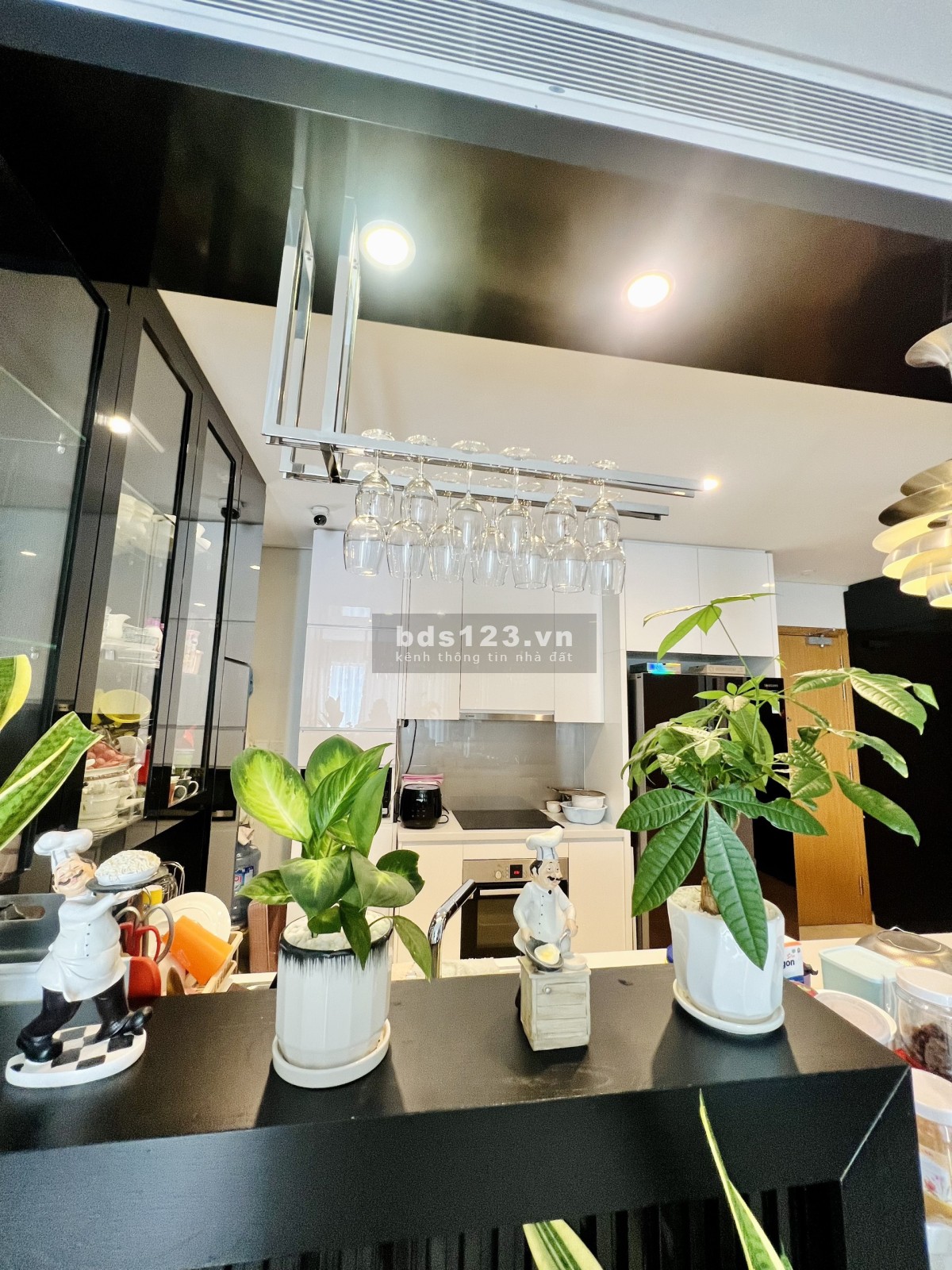 Chính chủ cần bán căn 3pn nội thất hàng hiệu sang trọng và giá cực hiếm tại đảo kim cương