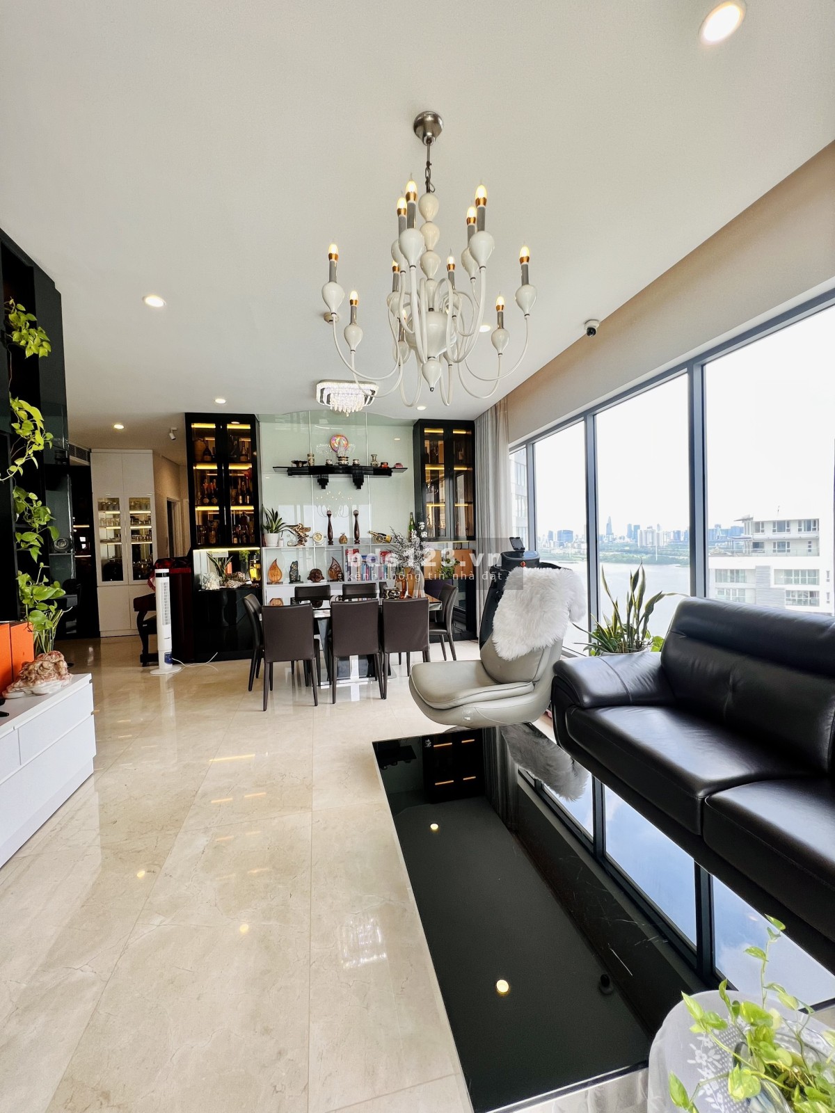 Chính chủ cần bán căn 3pn nội thất hàng hiệu sang trọng và giá cực hiếm tại đảo kim cương