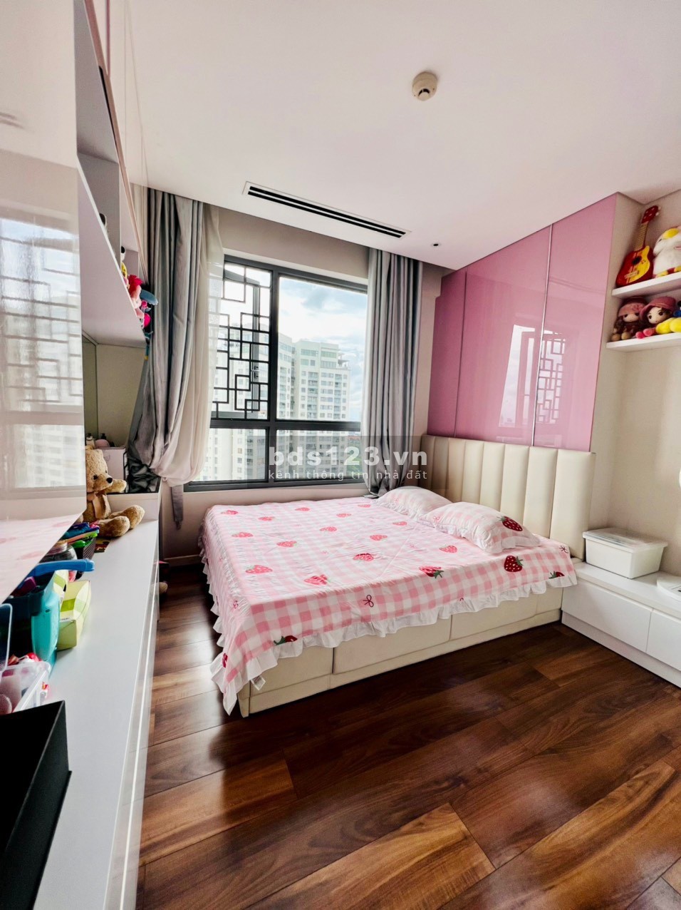 Chính chủ cần bán căn 3pn nội thất hàng hiệu sang trọng và giá cực hiếm tại đảo kim cương