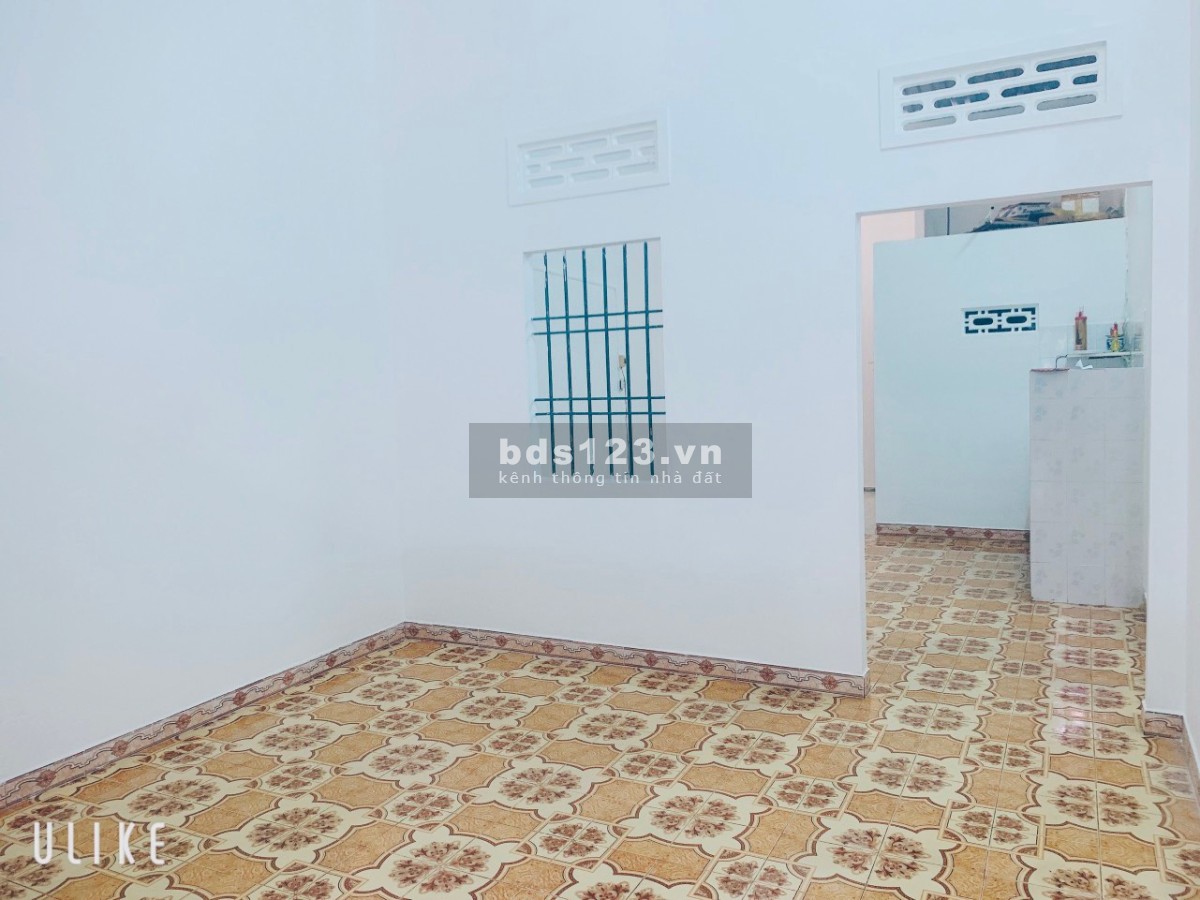 Bán nhà trung tâm cách biển chỉ hơn 1 km, diện tích 90m2, đường hiện trạng rộng 20m