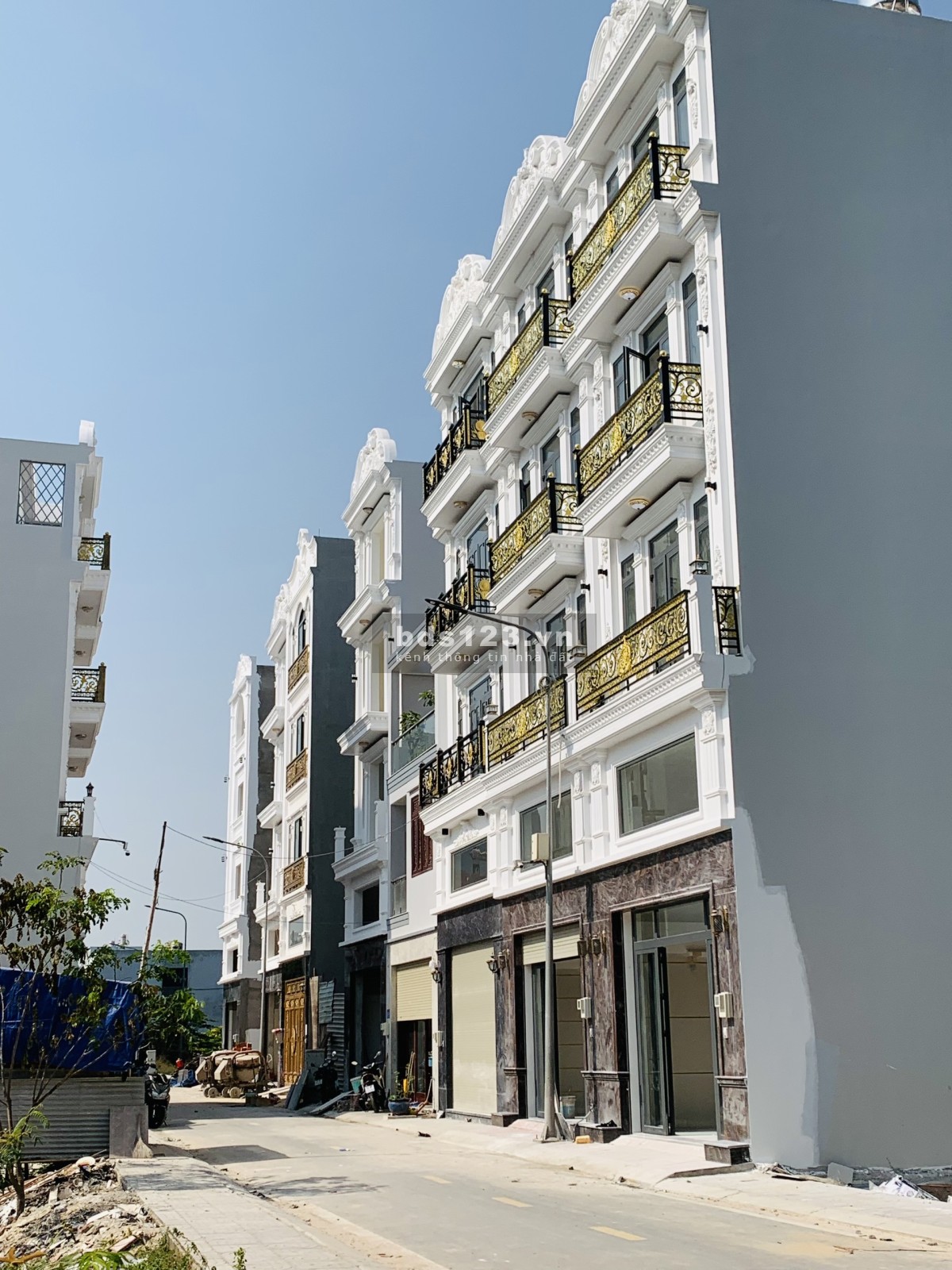 Cắt lỗ 1.2 tỷ bán gấp 2 lô đường số 7 Bình Tân giá rẻ 2.7 tỷ Lh: 0813123205