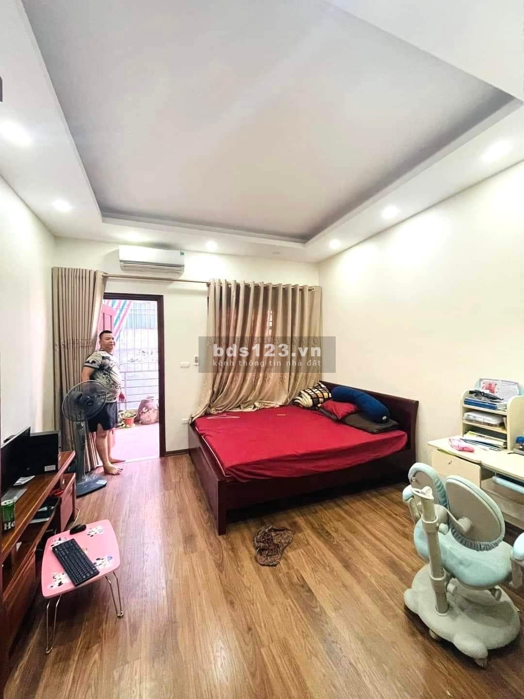 Bán nhà tặng xe - Lê Thanh Nghị - Bách Khoa- Hai Bà Trưngdt : 45/50m - 4 tầng – 4x tỷ