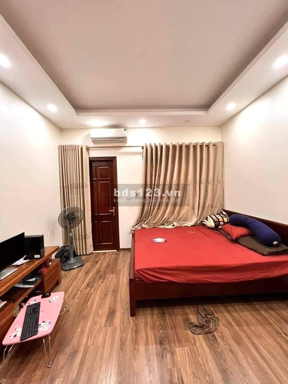 Bán nhà tặng xe - Lê Thanh Nghị - Bách Khoa- Hai Bà Trưngdt : 45/50m - 4 tầng – 4x tỷ