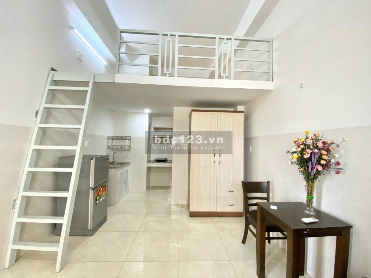 Duplex full nội thất máy giặt riêng ngay mặt tiền đường 85 gần công an phường Tân Quy quận 7