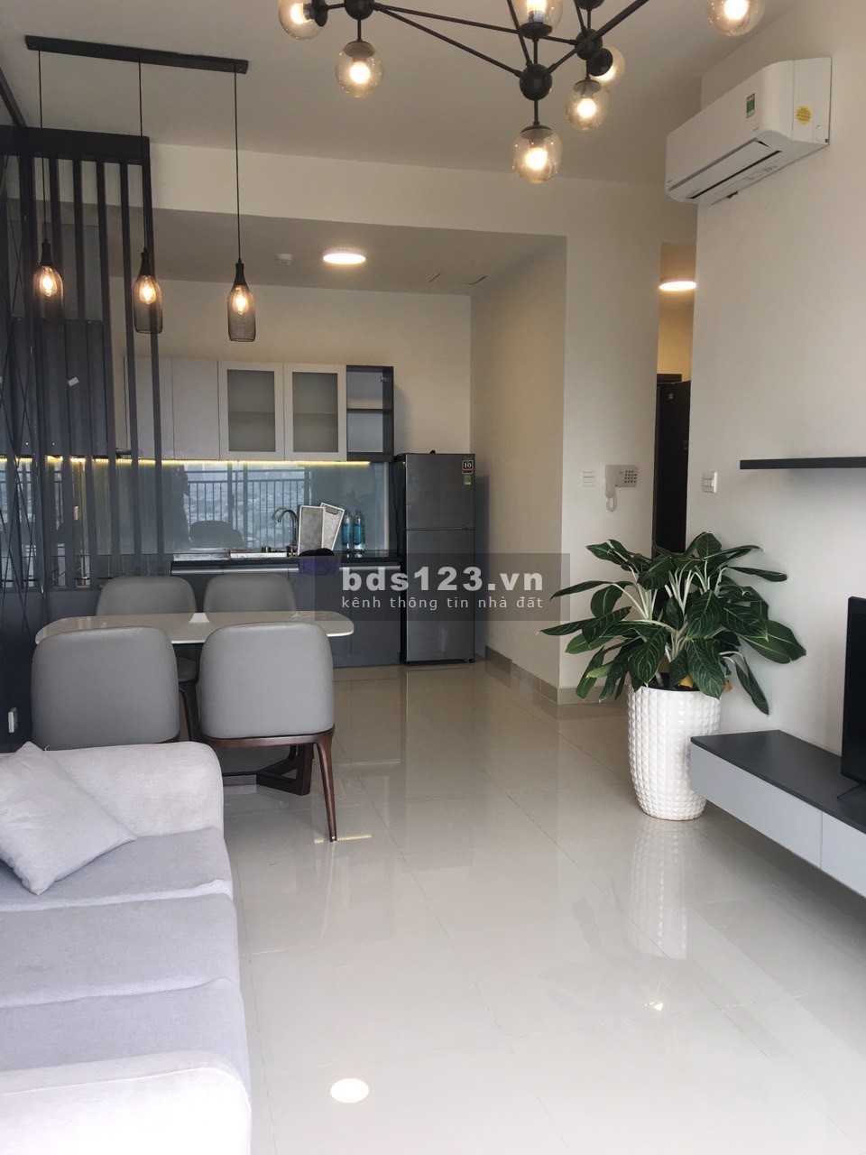 Bán căn hộ 2 PN The Sun Avenue Full Nội Thất 4,8 tỷ Bao Phí
