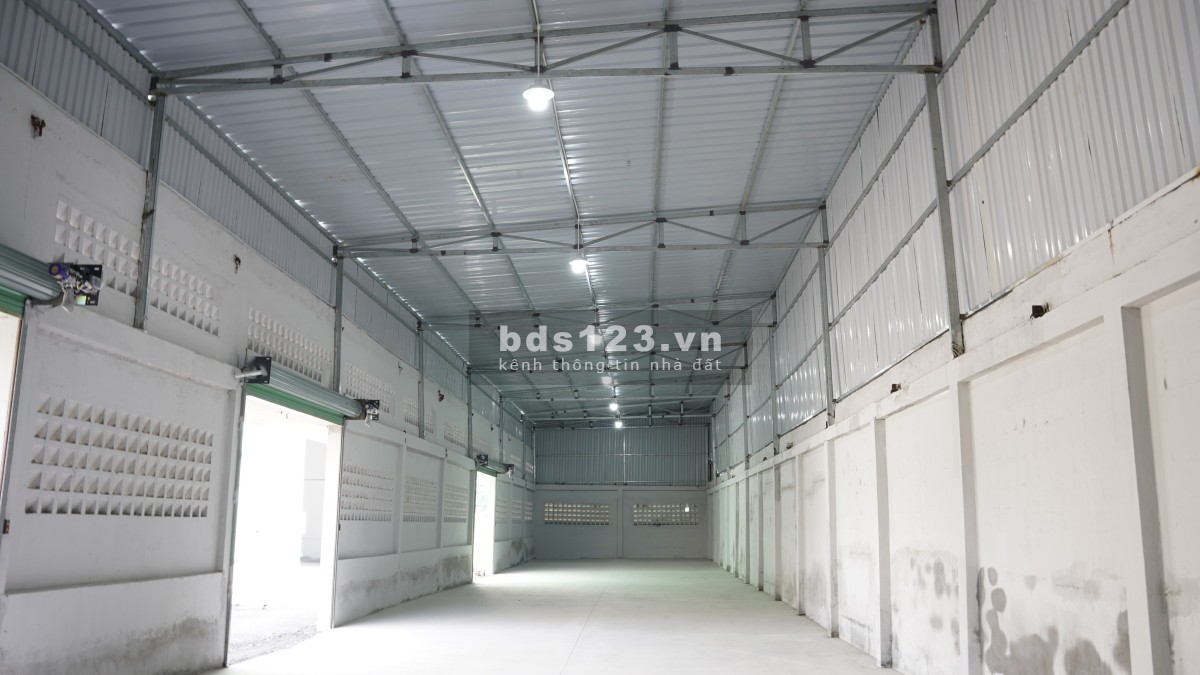 Cho thuê kho xưởng 500 - 1000m2 tại mặt tiền đường Nguyễn Văn Quỳ, Quận 7.