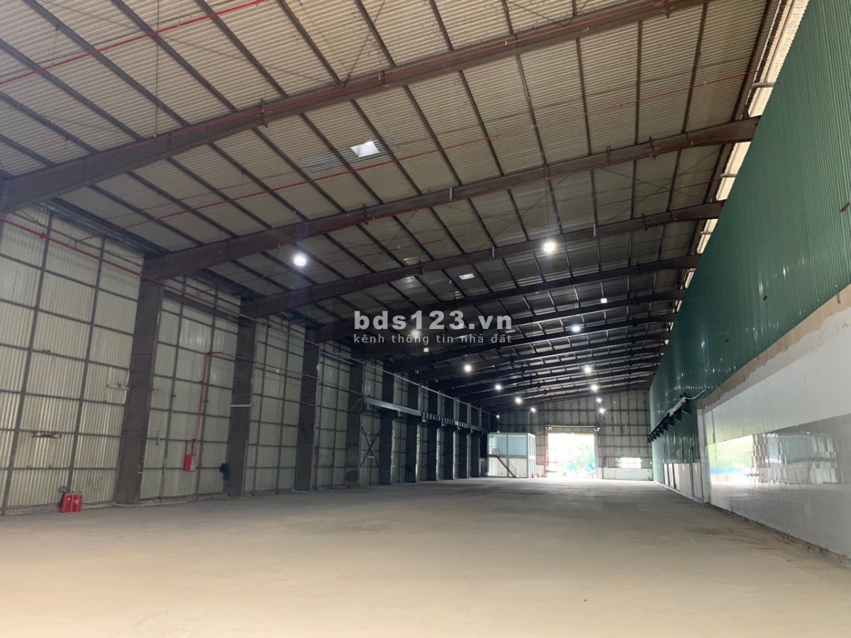 Cần cho thuê nhà xưởng đẹp 1700m2 tại KCN Tân Bình, đường CN13, Q. Tân Phú.