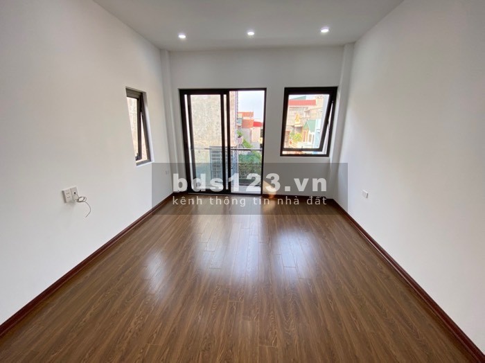Chủ nhà cần tiền cho con đi du học ở Mỹ nhờ bán căn nhà 36m 5t giá 4,4tỷ