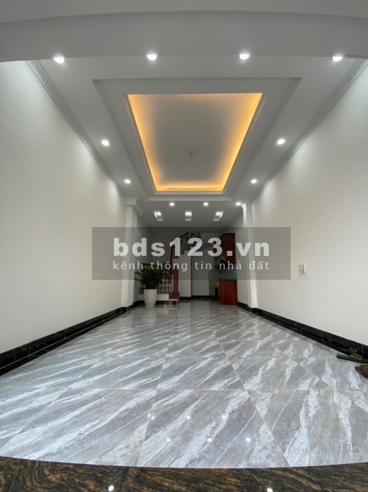 Chủ nhà cần tiền cho con đi du học ở Mỹ nhờ bán căn nhà 36m 5t giá 4,4tỷ
