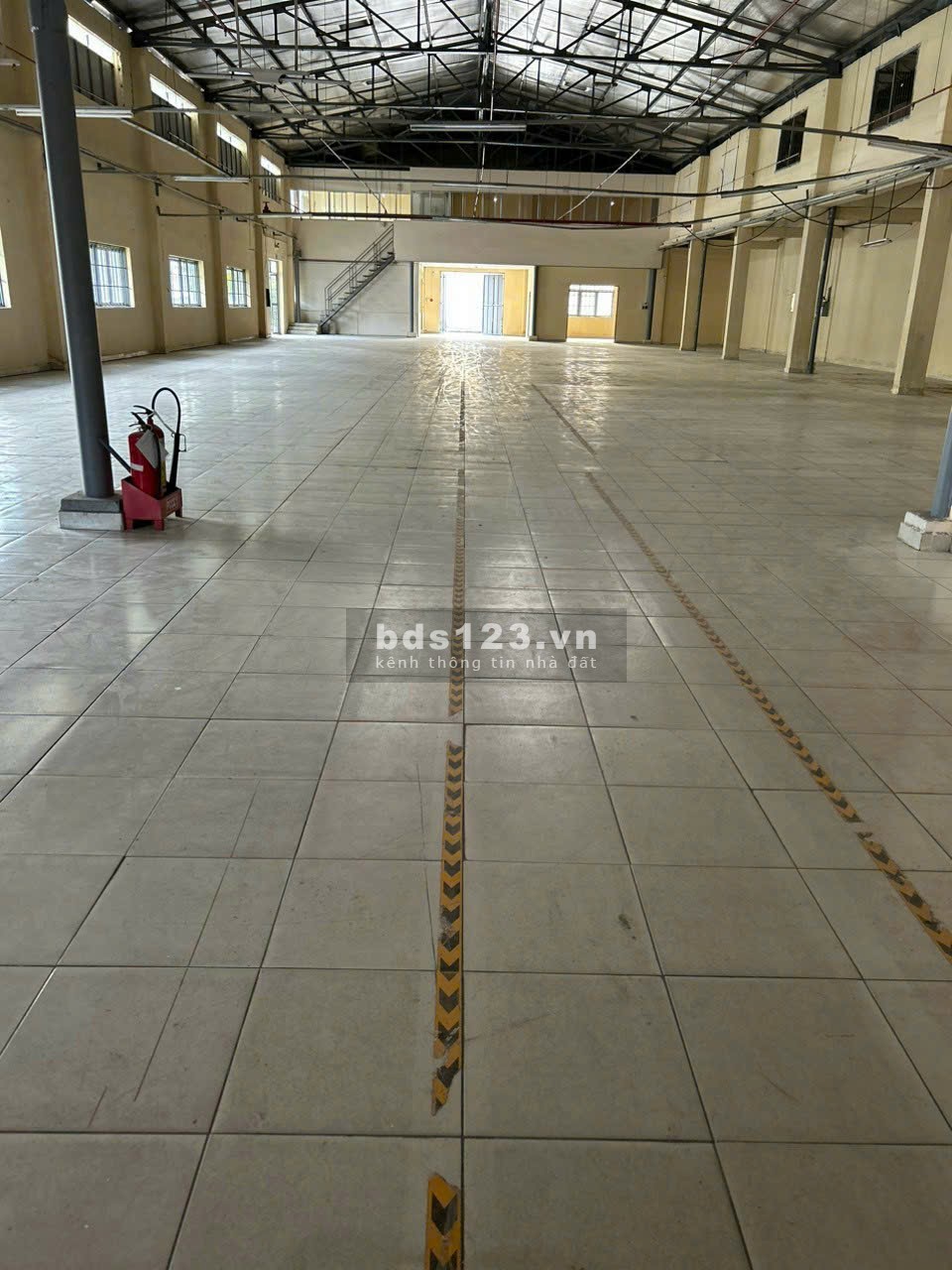 Kho xưởng đẹp Thủ Đức cho thuê 1000m2 tại mặt tiền đường QL1A.