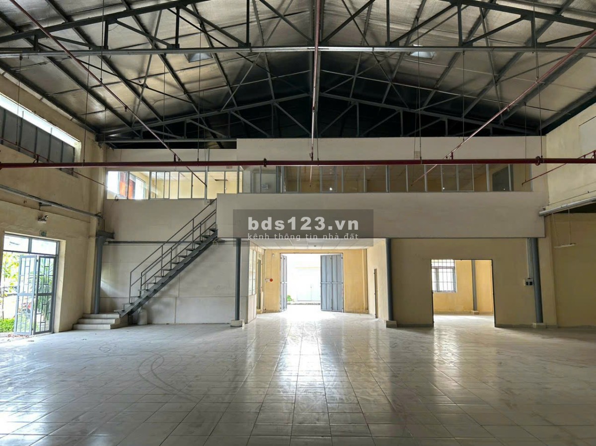 Kho xưởng đẹp Thủ Đức cho thuê 1000m2 tại mặt tiền đường QL1A.