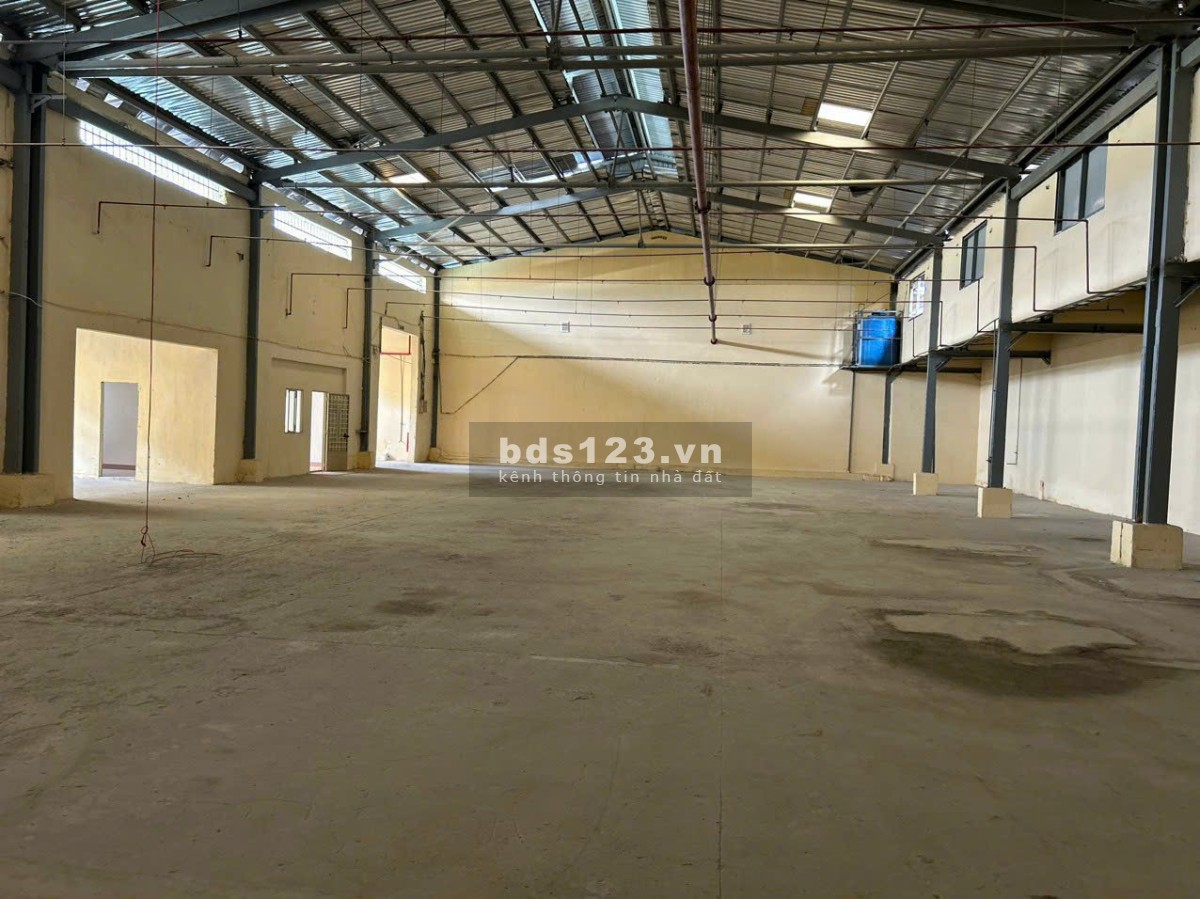 Kho xưởng đẹp Thủ Đức cho thuê 1000m2 tại mặt tiền đường QL1A.