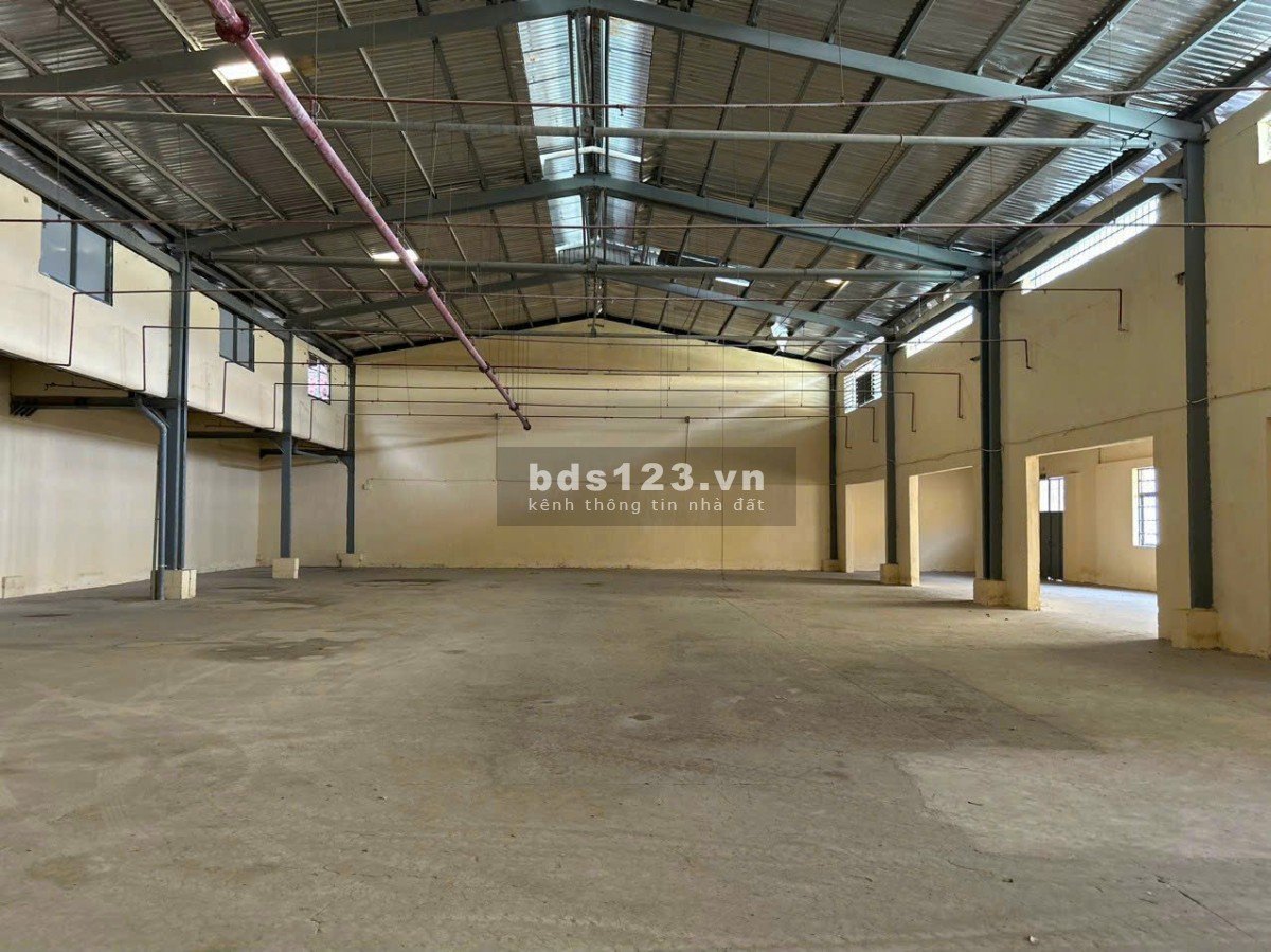 Kho xưởng đẹp Thủ Đức cho thuê 1000m2 tại mặt tiền đường QL1A.