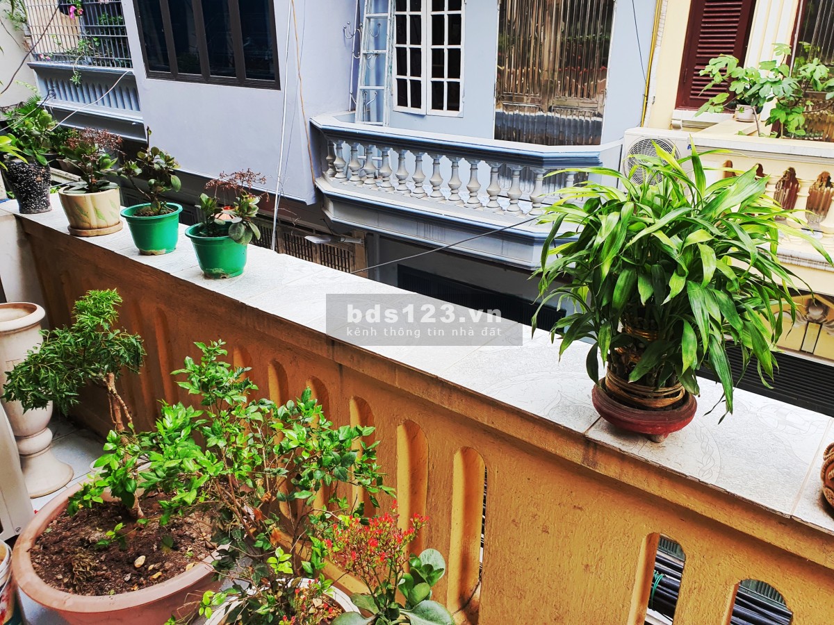 Tôi cần cho thuê nhà sát bv 16A Văn Quán căn nhà 45m2, 4 ngủ, 4 tầng, oto tránh đỗ ngày đêm giá 10tr