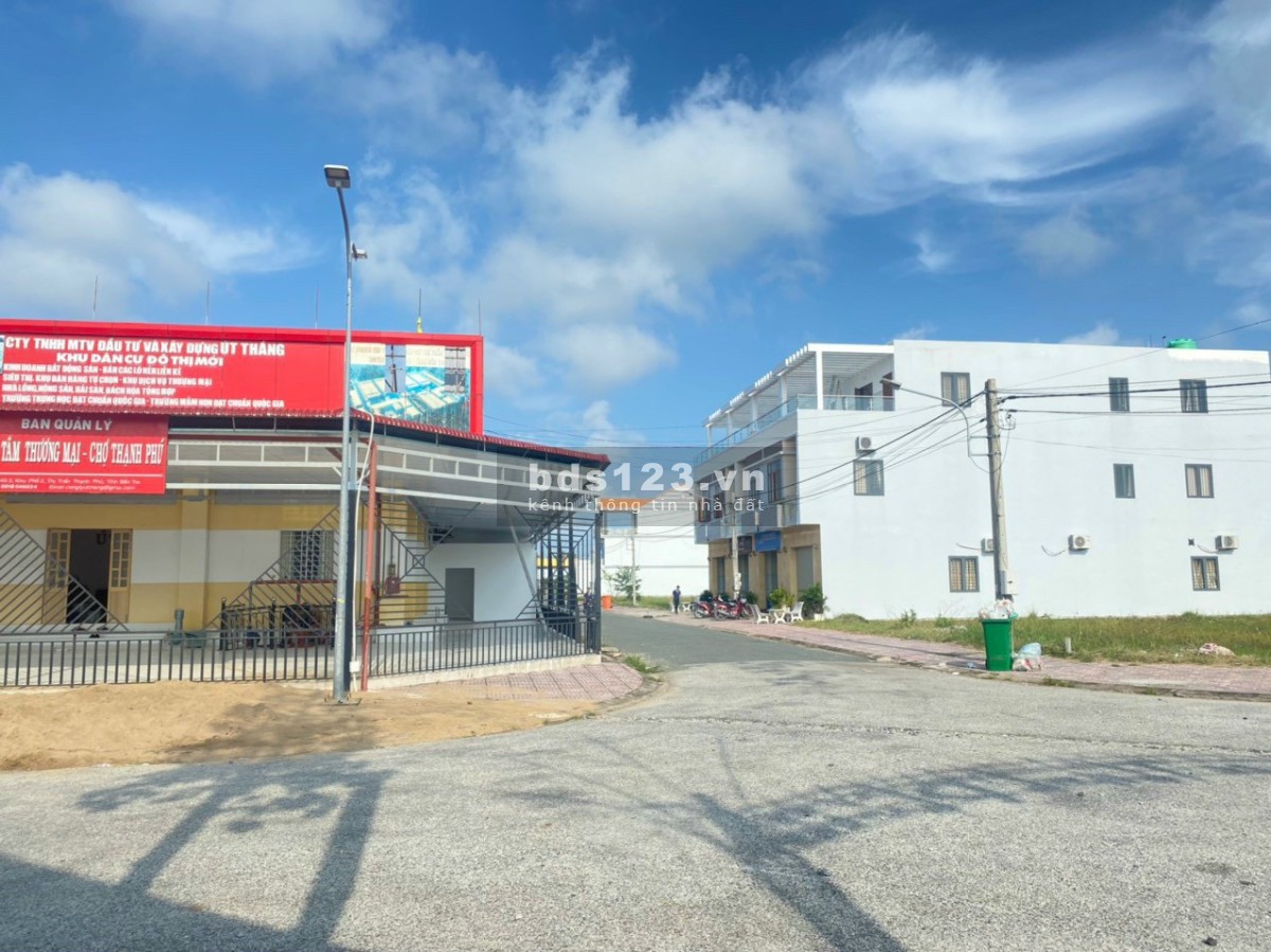 Chính chủ cần ra gấp nền Thạnh Phú center trung tâm thị trấn Thạnh Phú