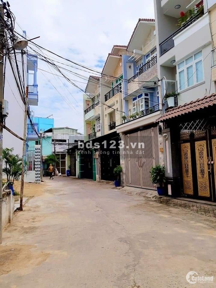 Bán nhà đường Lê Trọng Tấn 1 trệt 2 lầu + sân thượng. Sổ đã hoàn công.