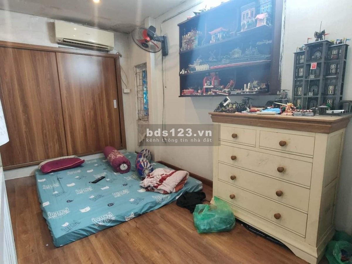 Bán nhà Cát Linh Đống Đa 6 tầng,20m2, hơn 1 tỷ,cách phố 50m