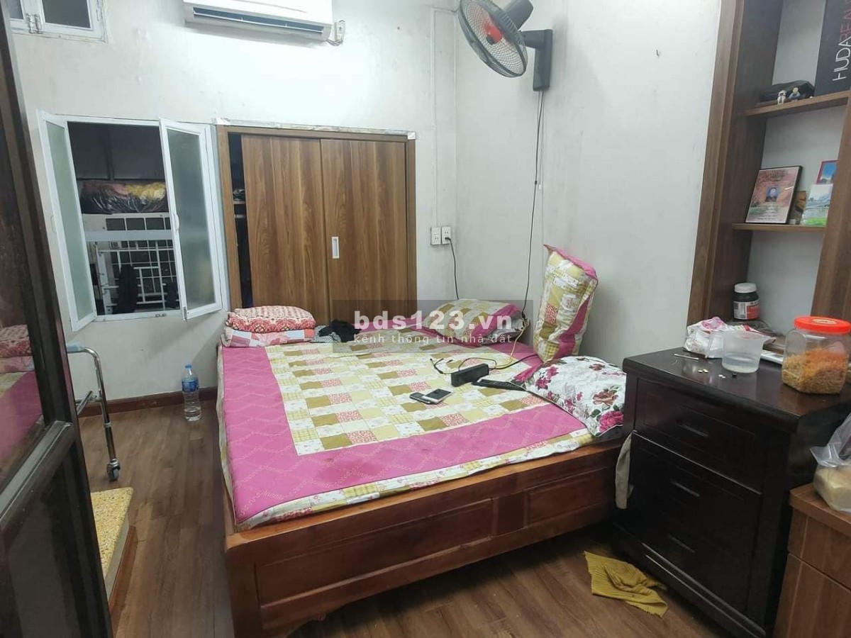 Bán nhà Cát Linh Đống Đa 6 tầng,20m2, hơn 1 tỷ,cách phố 50m
