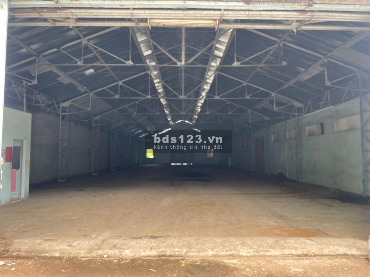 Cho thuê 720m2 kho mặt tiền Phan Văn Trị, Phường 10, Quận Gò Vấp